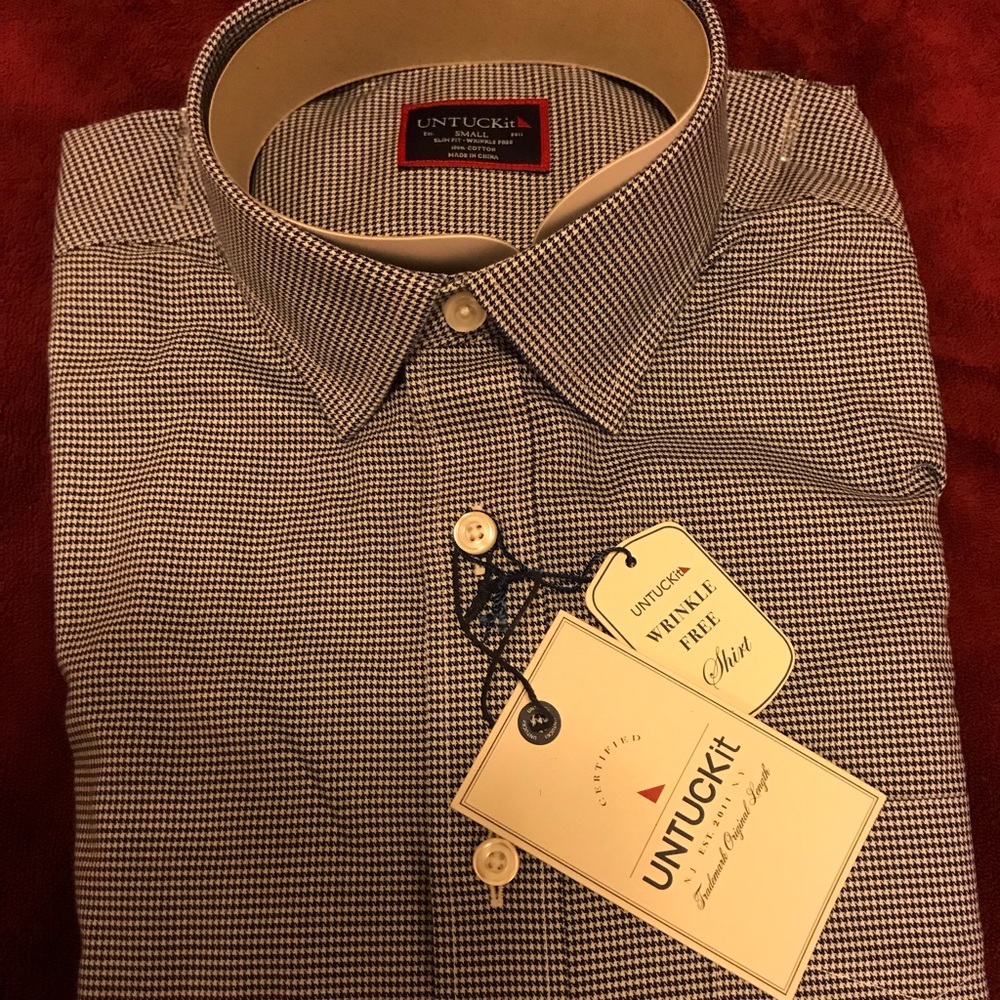 Men’s wrinkle free button down